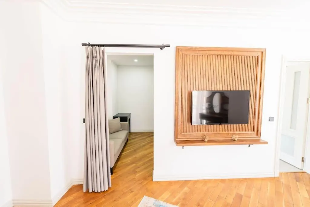 Amazing Flat In Beyoglu-Taksim contacts